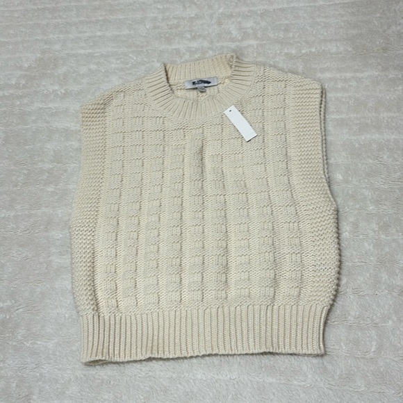 Madewell Tops - Sweater vest